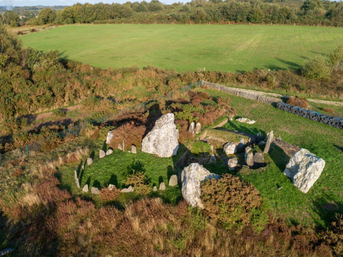 MOULIN Menhirs&zone naturelle protégée Saint-Just  Esterno foto